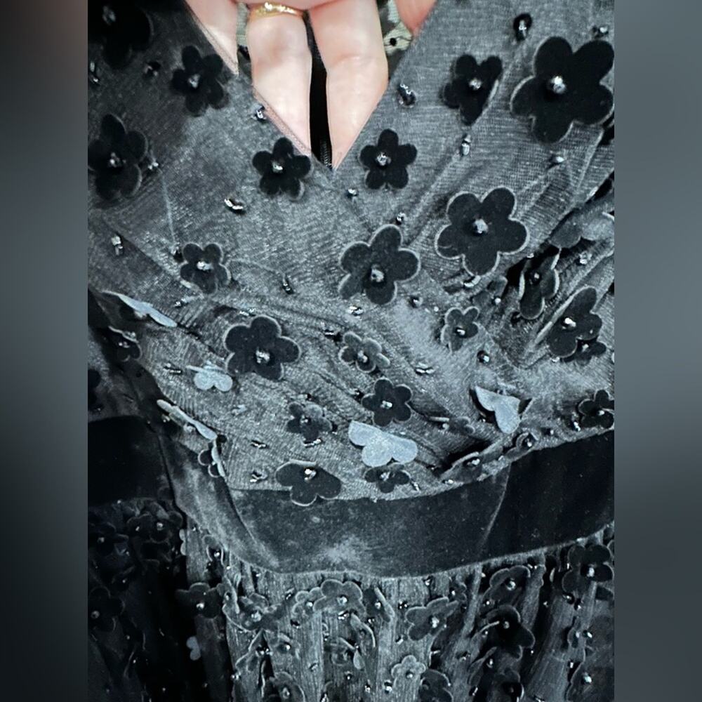 Mac Duggal EMBELLISHED BUTTERFLY SLEEVE VELVET HEM MIDI DRESS - Picture 9 of 13